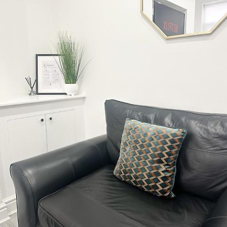 Contractors Dream, 4 Bedroom 2 Bathroom Liverpool Kültér fotó