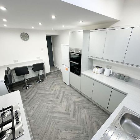 Contractors Dream, 4 Bedroom 2 Bathroom Liverpool Kültér fotó