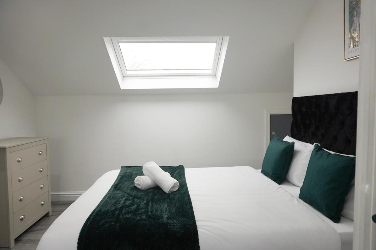 Contractors Dream, 4 Bedroom 2 Bathroom Liverpool Kültér fotó