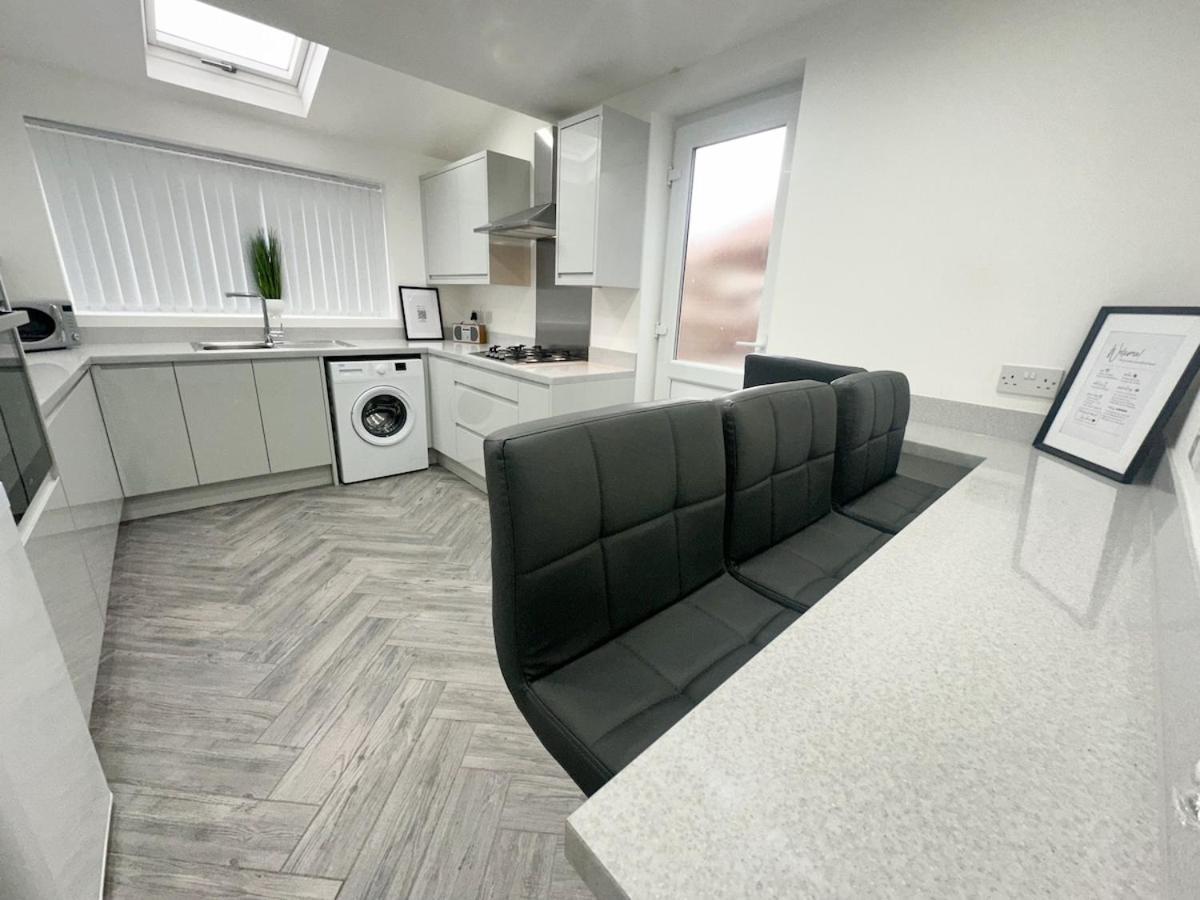 Contractors Dream, 4 Bedroom 2 Bathroom Liverpool Kültér fotó