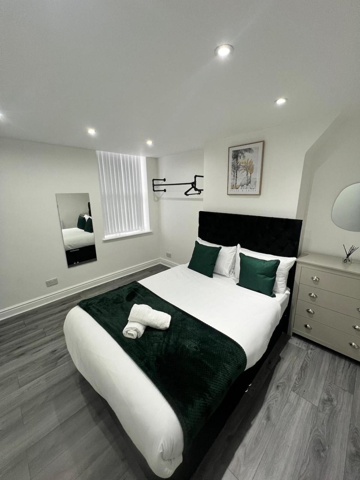 Contractors Dream, 4 Bedroom 2 Bathroom Liverpool Kültér fotó