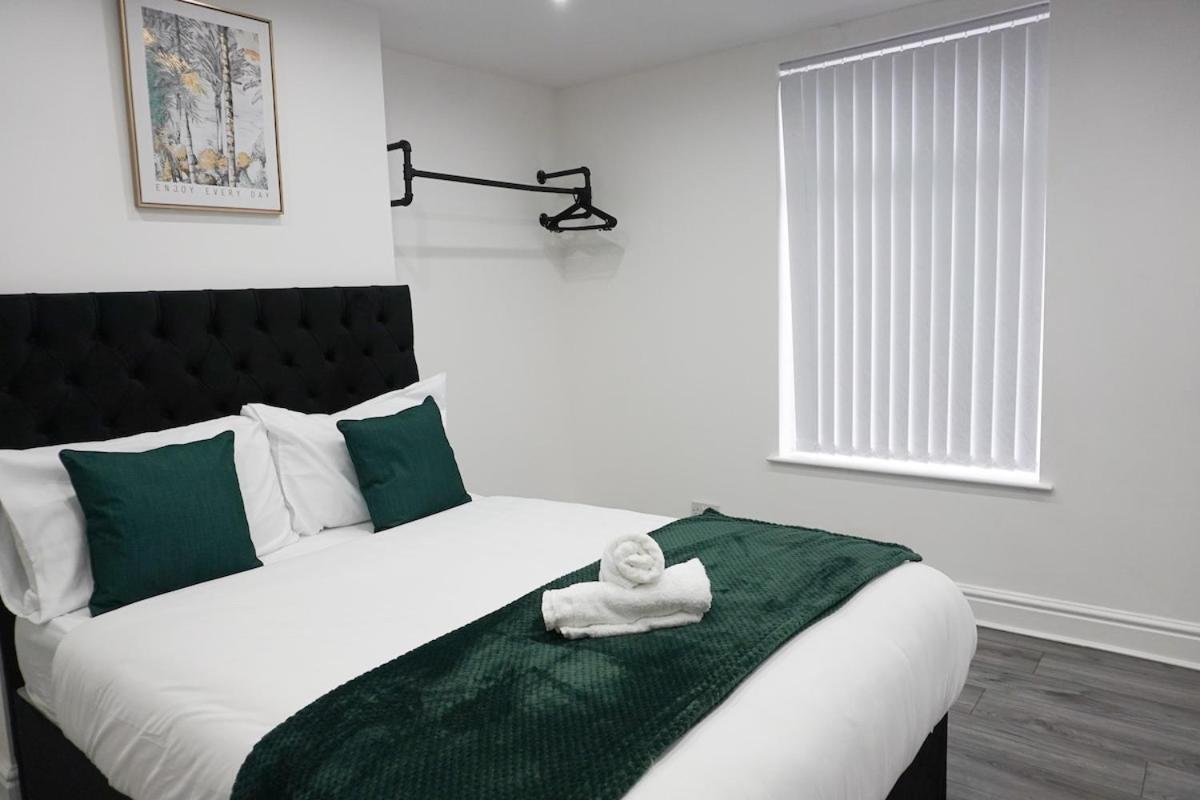 Contractors Dream, 4 Bedroom 2 Bathroom Liverpool Kültér fotó