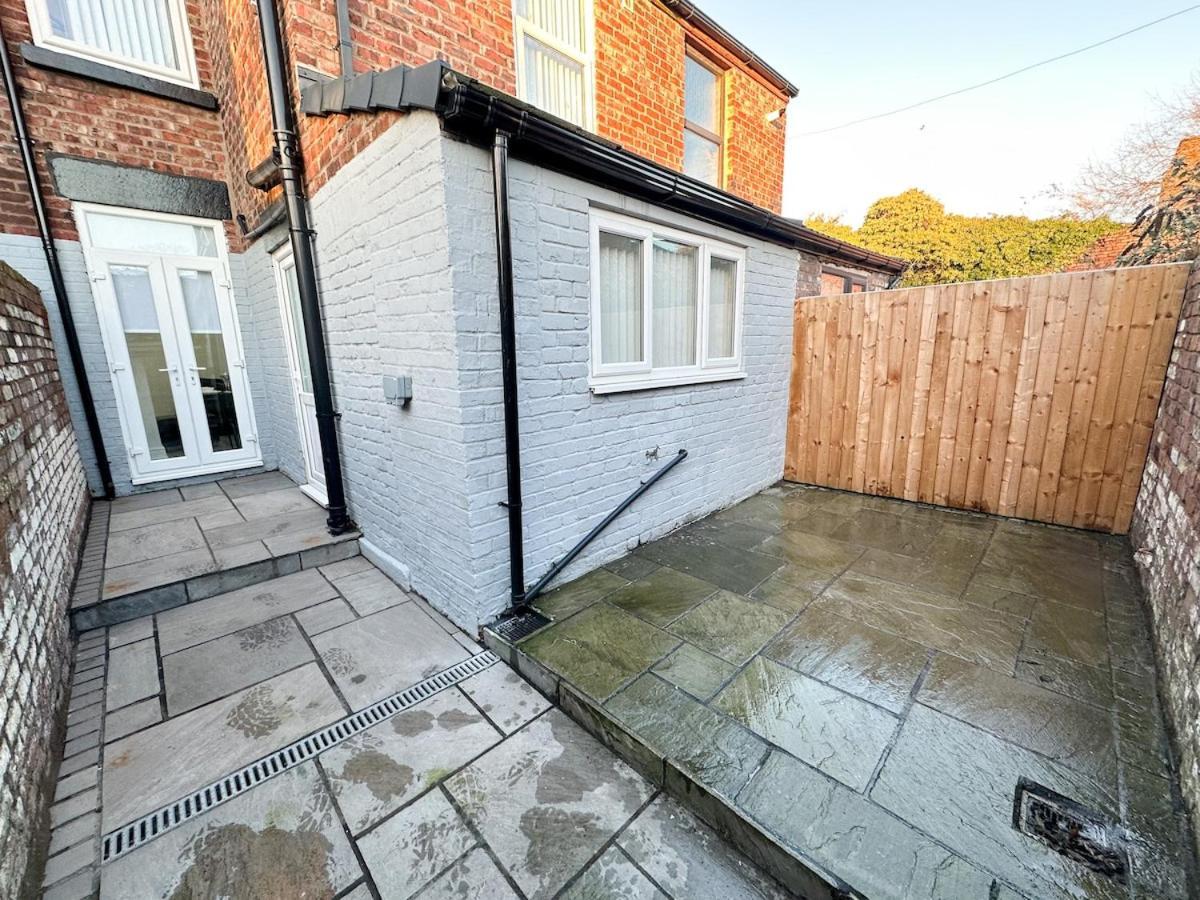 Contractors Dream, 4 Bedroom 2 Bathroom Liverpool Kültér fotó