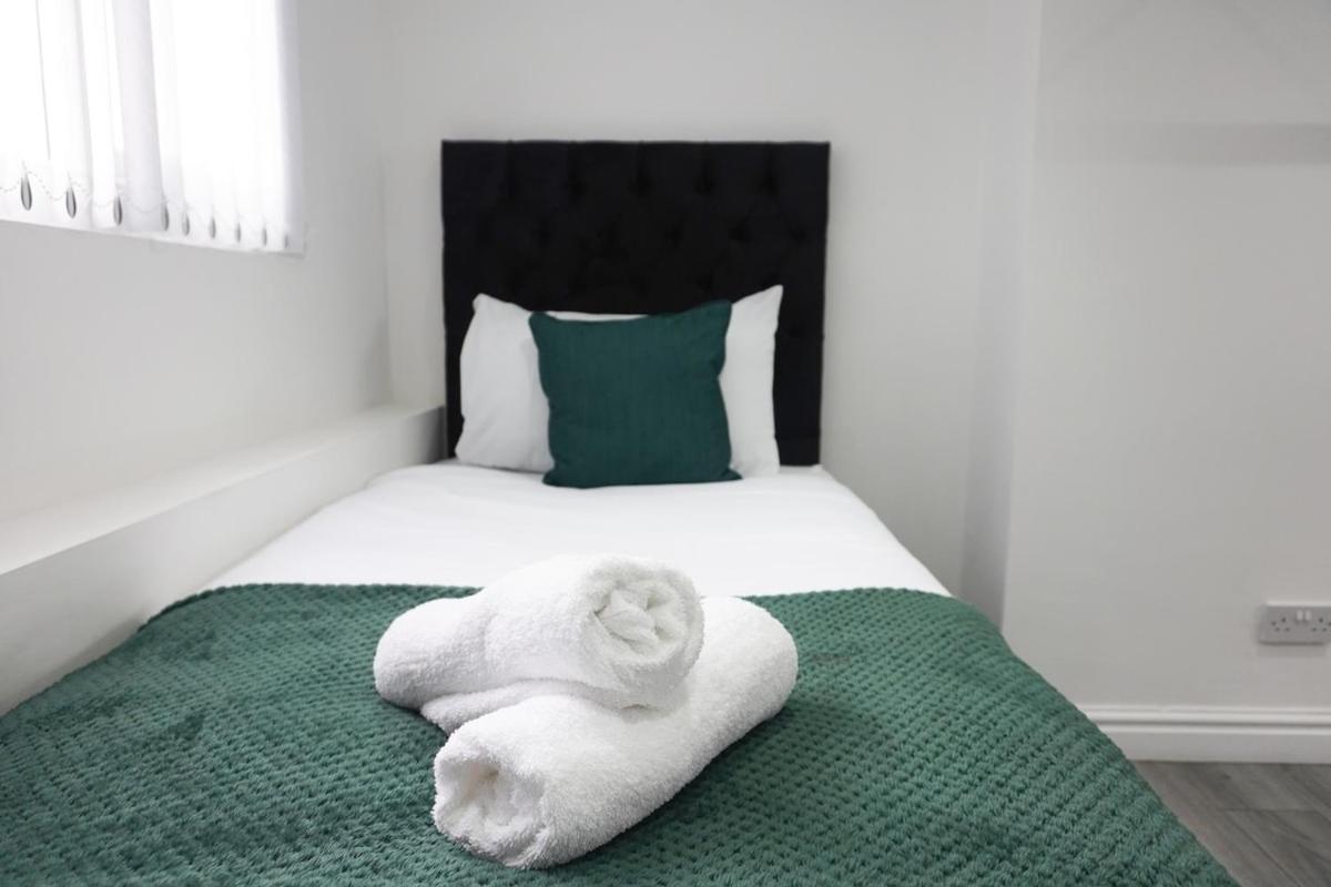 Contractors Dream, 4 Bedroom 2 Bathroom Liverpool Kültér fotó
