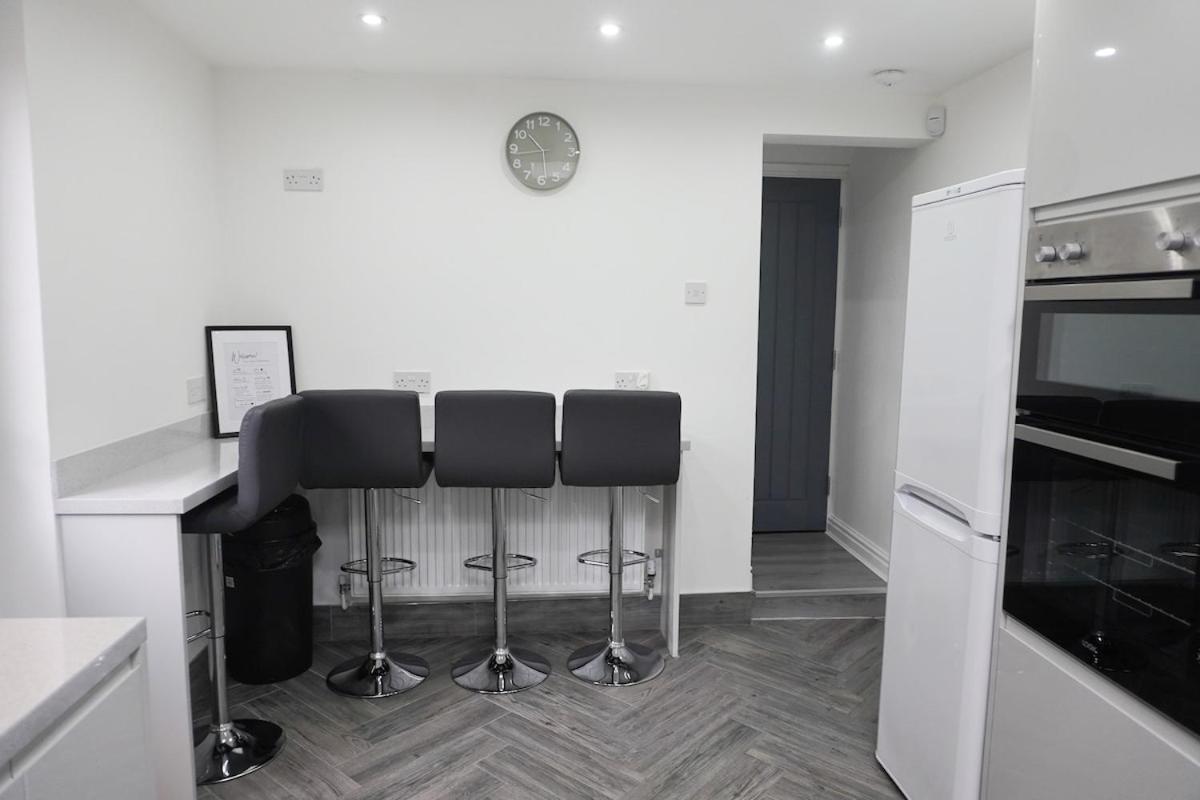 Contractors Dream, 4 Bedroom 2 Bathroom Liverpool Kültér fotó