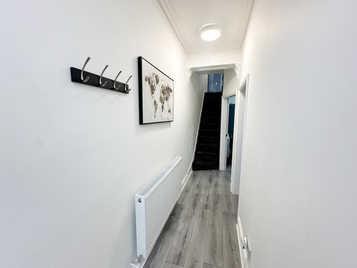 Contractors Dream, 4 Bedroom 2 Bathroom Liverpool Kültér fotó