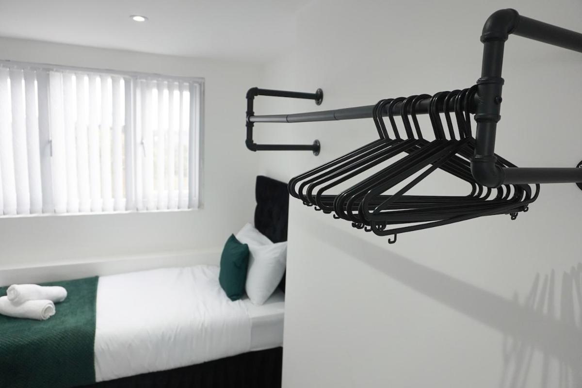 Contractors Dream, 4 Bedroom 2 Bathroom Liverpool Kültér fotó