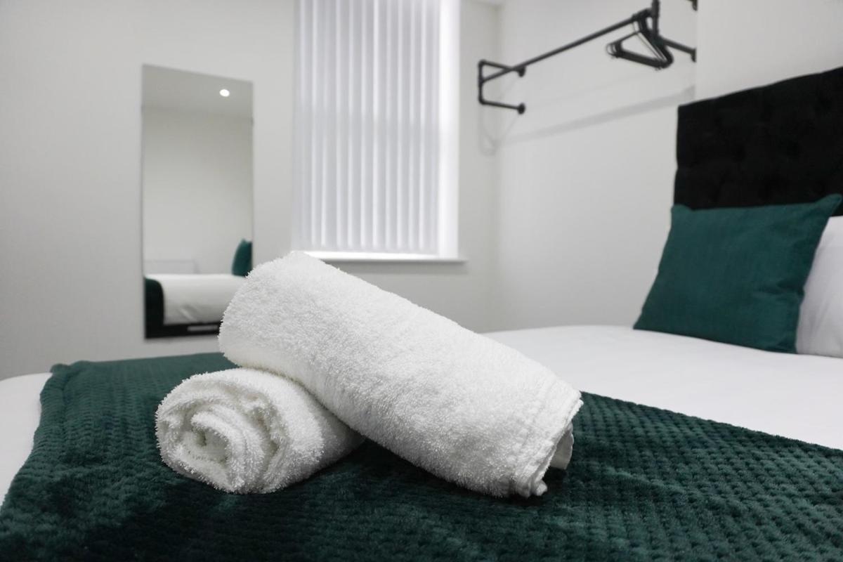 Contractors Dream, 4 Bedroom 2 Bathroom Liverpool Kültér fotó