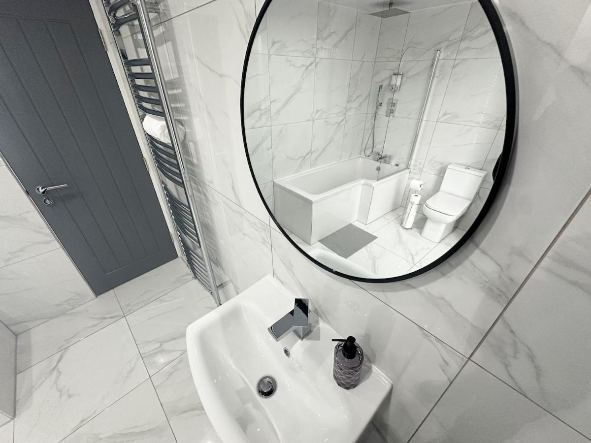 Contractors Dream, 4 Bedroom 2 Bathroom Liverpool Kültér fotó