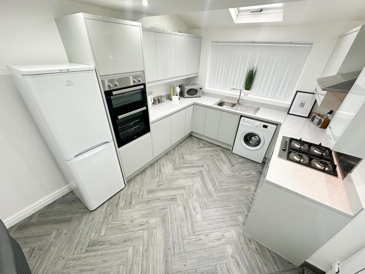 Contractors Dream, 4 Bedroom 2 Bathroom Liverpool Kültér fotó