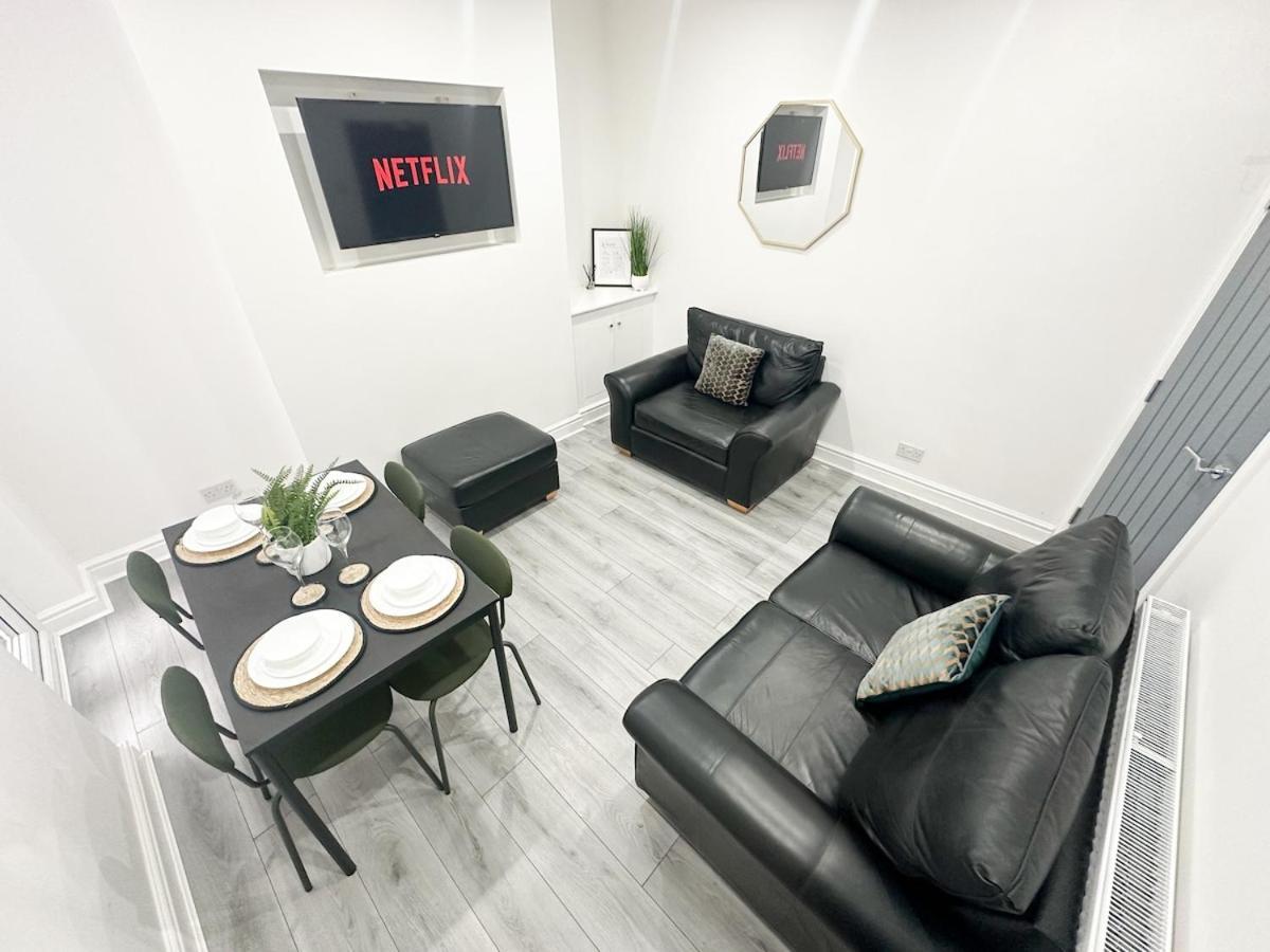 Contractors Dream, 4 Bedroom 2 Bathroom Liverpool Kültér fotó